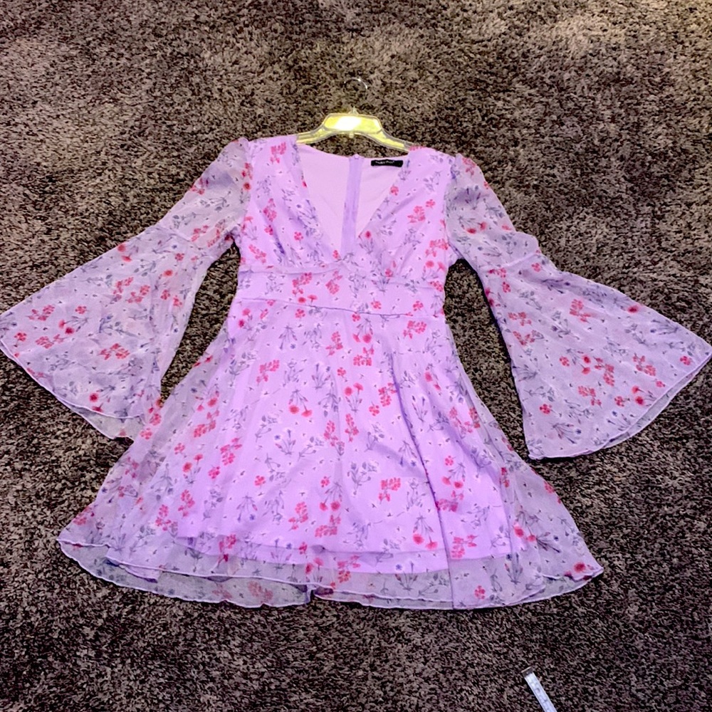 NWOT Women’s purple floral wide arm corset dress